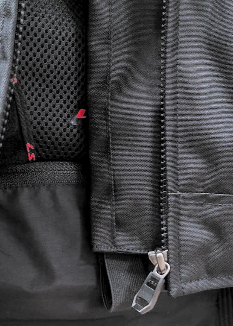 773x1080 APEX detalles 6 Large rain tunnel flap